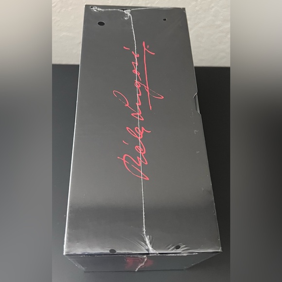 Bela Lugosi Dracula 6" Moveable Figure with Accessories - Picture 3 of 6